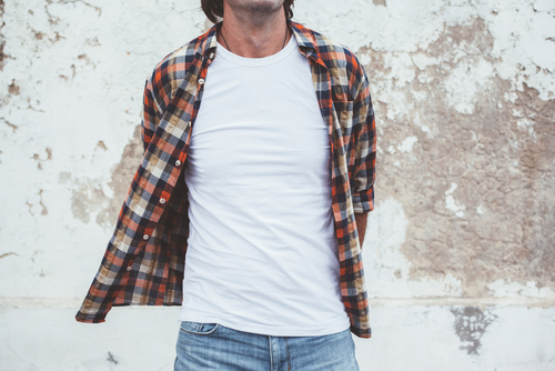 man wearing white t shirt