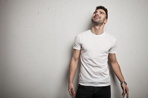 plain white t shirt on man