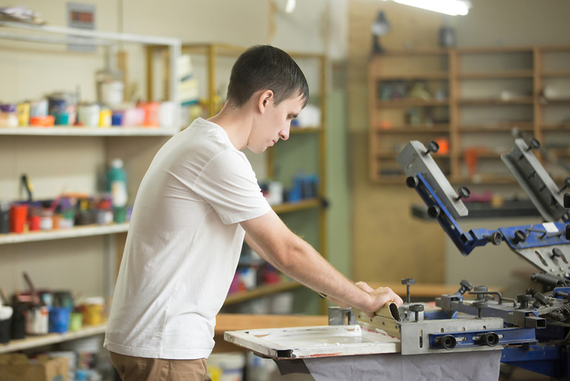 screen printing on clothing fabric